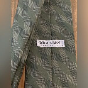 Giorgio Armani Quiet Luxury Classic Minimalist Wave Tie